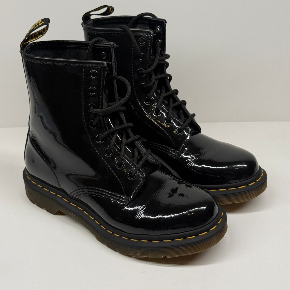 Dr. Martens 1460 Men's Boots Lace Up Black Patent Leather Round Toe Size 7
